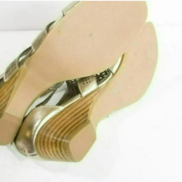 Bella Vita Quinby Chop Out Wedge Sandals 8 - Picture 7 of 7